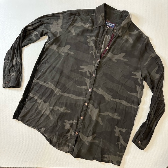 Johnny Was Valentina Velvet Embroidered Back Button Down Camo/Green Size L EUC - Picture 5 of 15